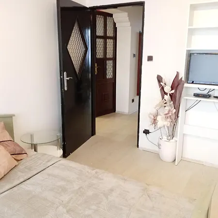 Alena - Apartman *